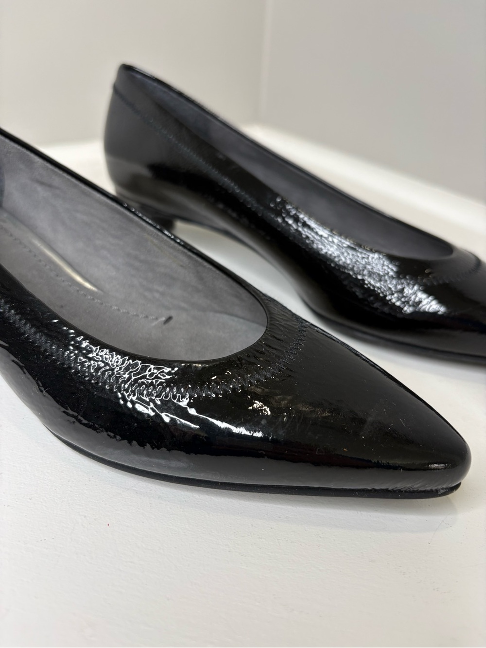 Stuart Weitzman Patent Leather Kitten Block Heel Pumps KL 93002 - Picture 3 of 11